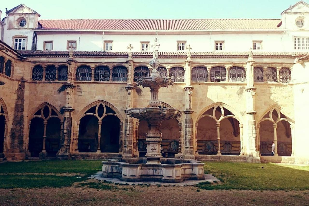 T1 Amplo E Repleto De Luz Junto A Pc Do Comercio - Self Check In Coimbra Exterior foto